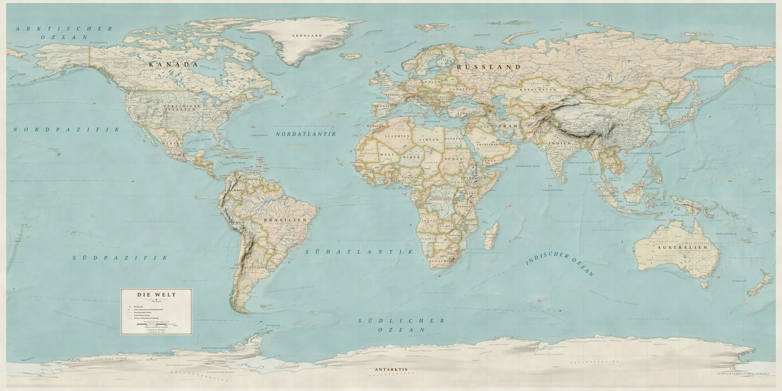 Weltkarte in der Equirectangular-Projektion (ein Ausgleich zwischen Fläche, Form und Entfernung), Stil Heirloom (antik, handkoloriert), alle Ortsnamen auf Deutsch